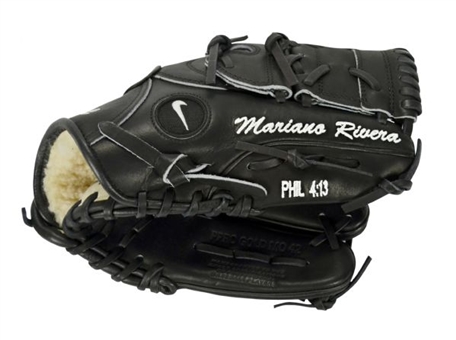 Mariano Rivera Signed Game Issued Nike Glove (Steiner)